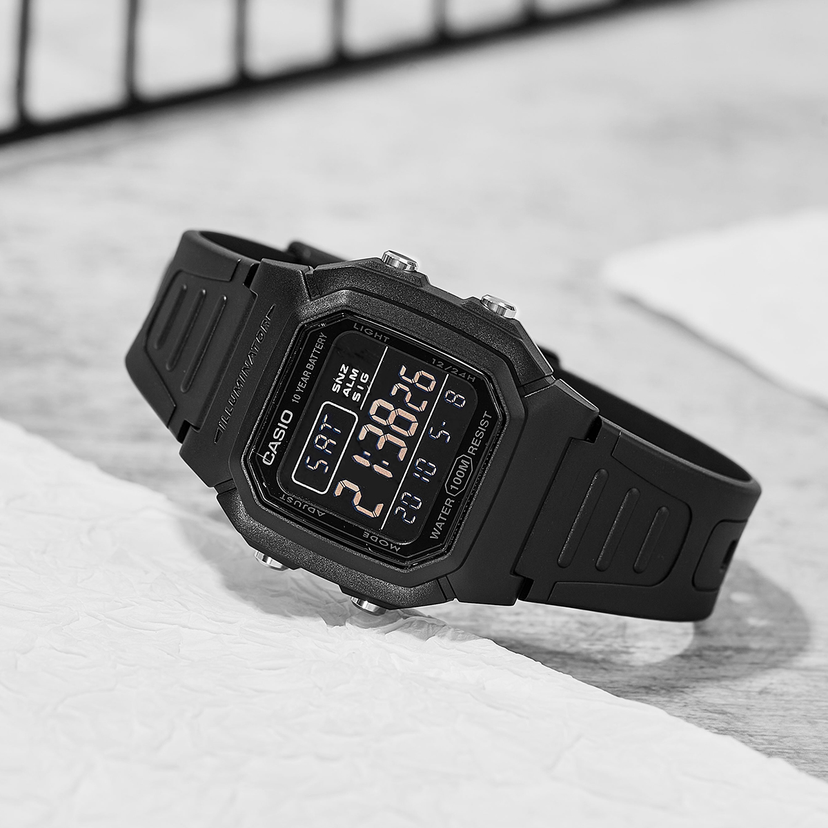 カシオ-gショックデジタルスポーツウォッチ男性用、トップラグ - Luxury Watch Casio のレビューと価格