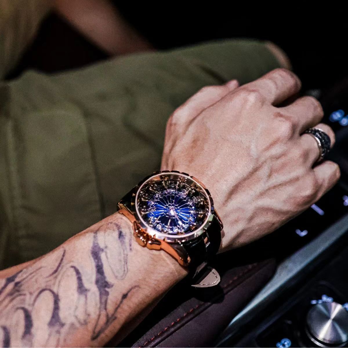 豪華でエレガントなメンズウォッチ、十二のテーブルの騎士の腕時 - Zodiac Luxury Watch のレビューと価格