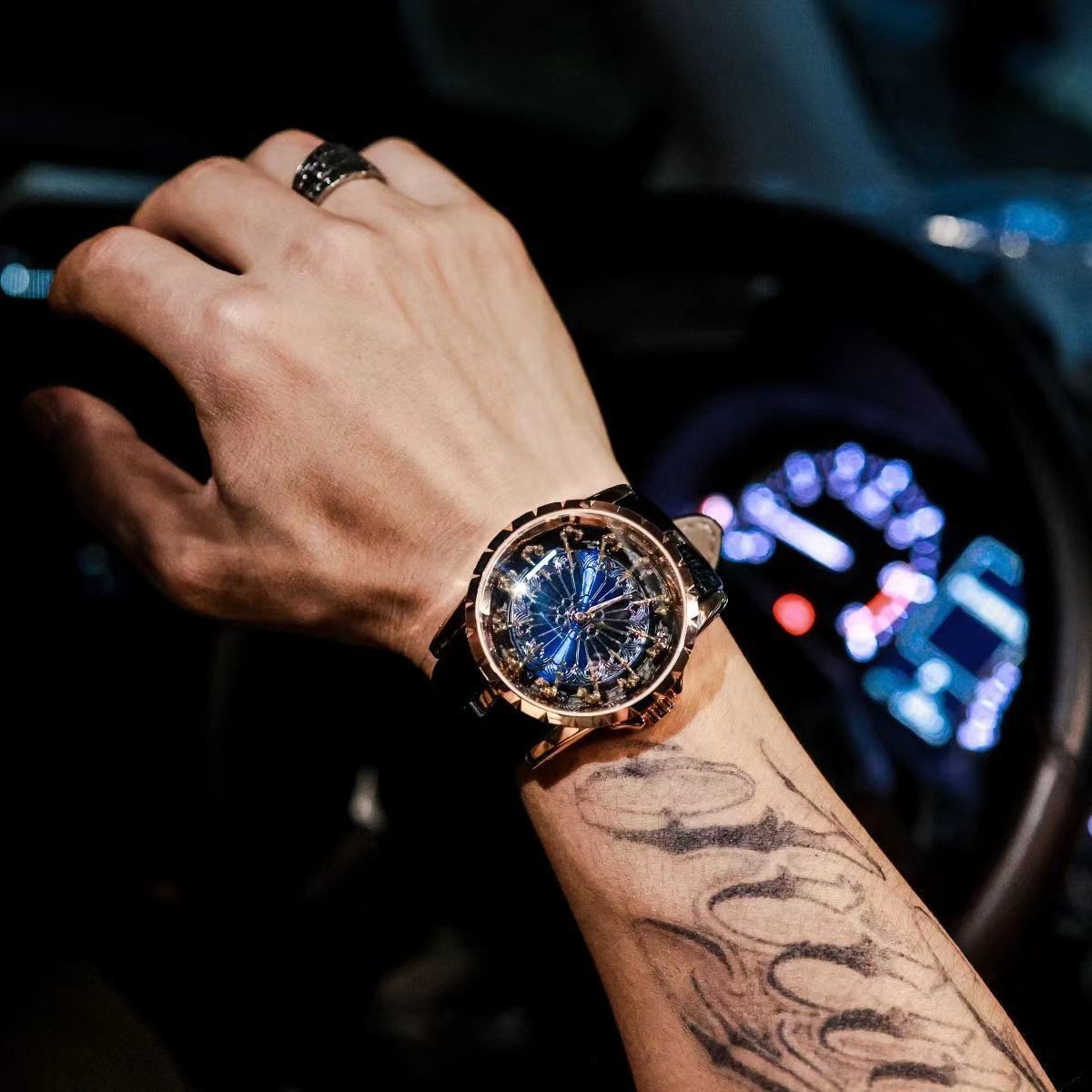 豪華でエレガントなメンズウォッチ、十二のテーブルの騎士の腕時 - Zodiac Luxury Watch のレビューと価格