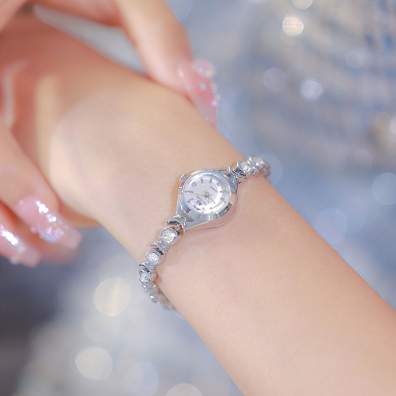 Yumei-女性用防水クォーツ腕時計,星,月,ジルコンブレス - Luxury Watch Brand List のレビューと価格