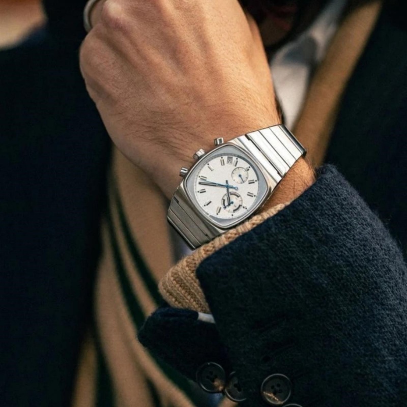 CILOAシルバースクエアスポーツウォッチメンズ高級ブランド - Luxury Watch Trends 2025 のレビューと価格