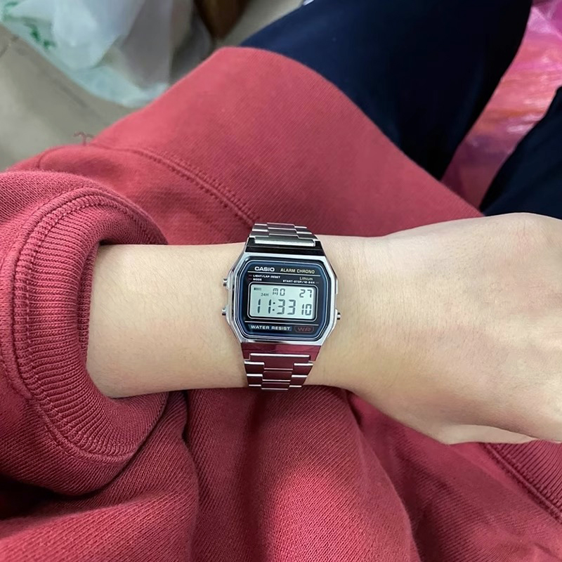 カシオ腕時計男性用高級クラシック LED デジタルクォーツマ - Luxury Watch Casio のレビューと価格