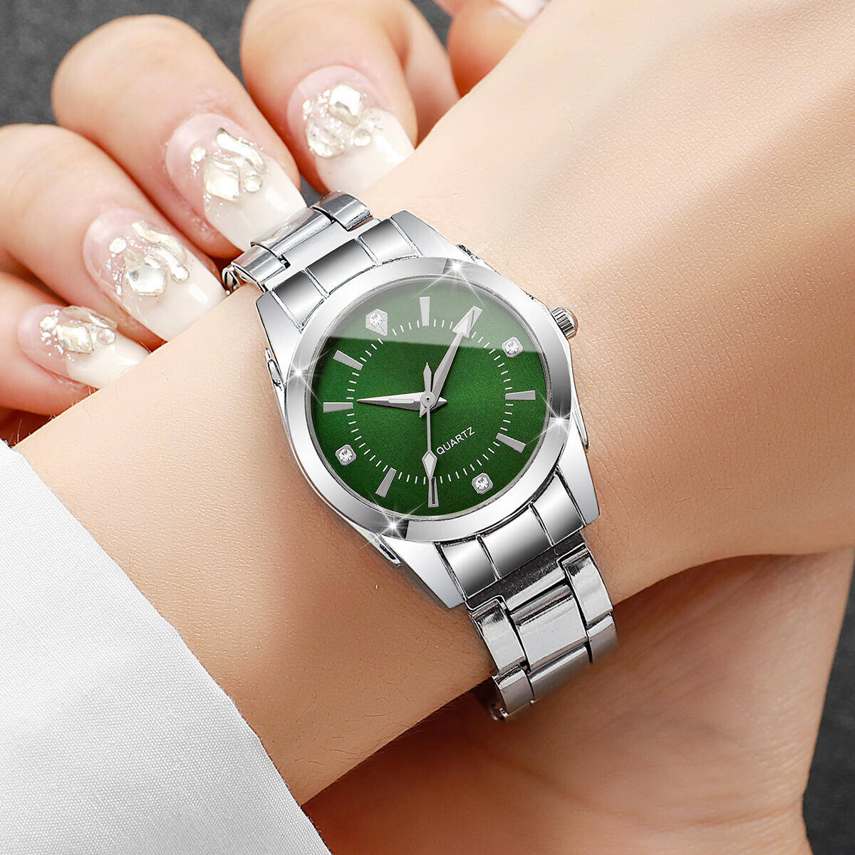 高級ラインストーンの女性の腕時計カジュアルクォーツ腕時計レデ - Luxury Watch Travel Case のレビューと価格