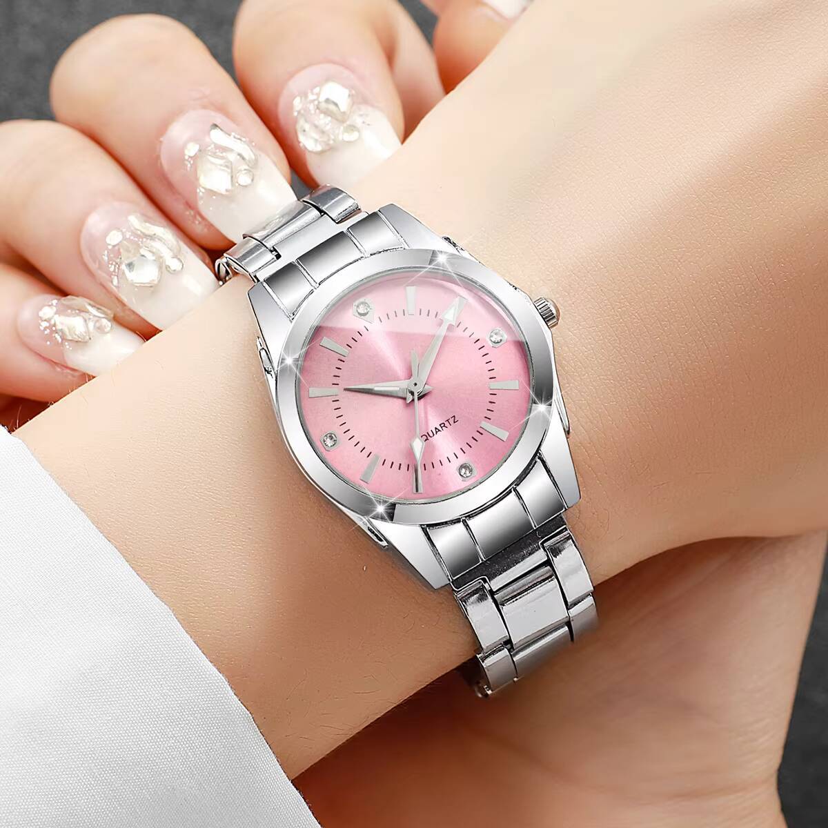高級ラインストーンの女性の腕時計カジュアルクォーツ腕時計レデ - Luxury Watch Travel Case のレビューと価格