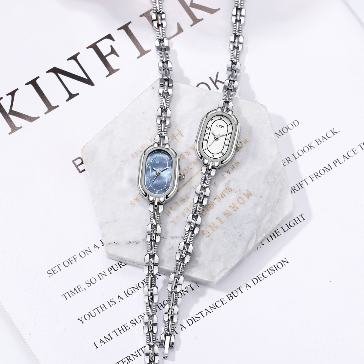 ヴィンテージブレスレットウォッチ女性レトロゴールド腕時計オー - Luxury Watch Vintage のレビューと価格