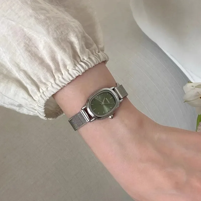 小さなオーバルダイヤルグリーン腕時計シンプルなステンレス鋼レ - Luxury Watch Lady のレビューと価格