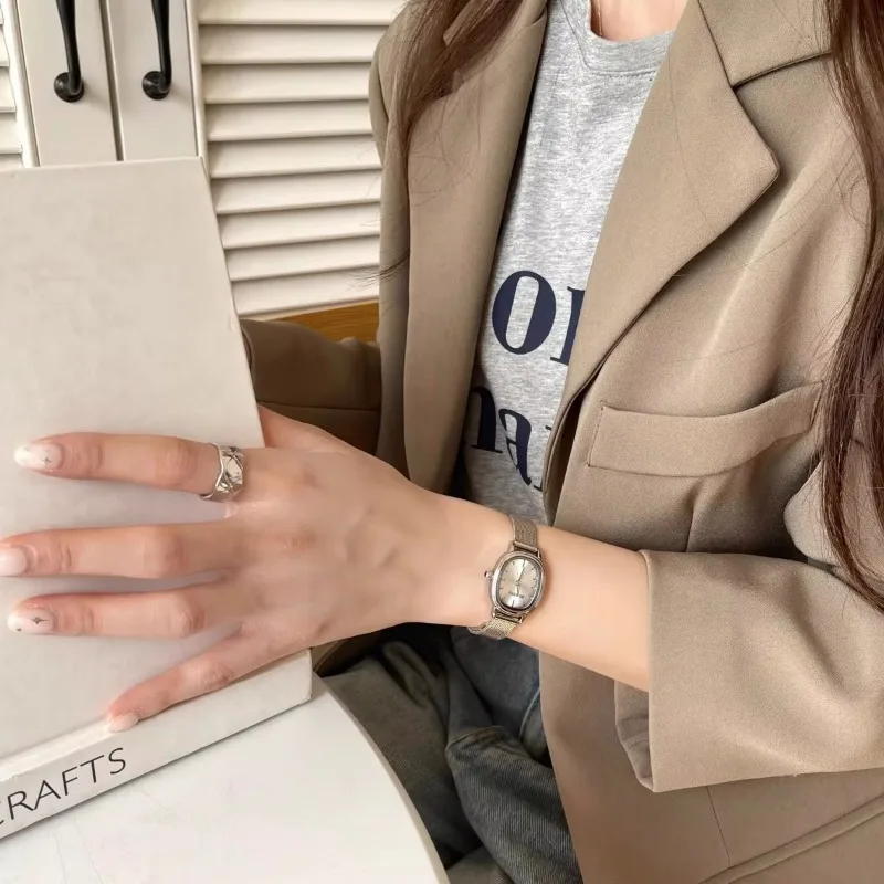 小さなオーバルダイヤルグリーン腕時計シンプルなステンレス鋼レ - Luxury Watch Lady のレビューと価格